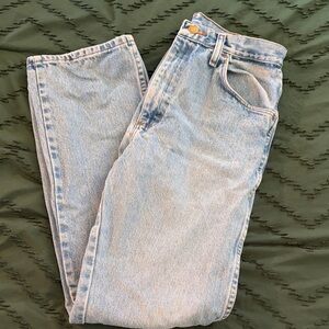 32 x 32 Medium Wash Straight Leg Jeans